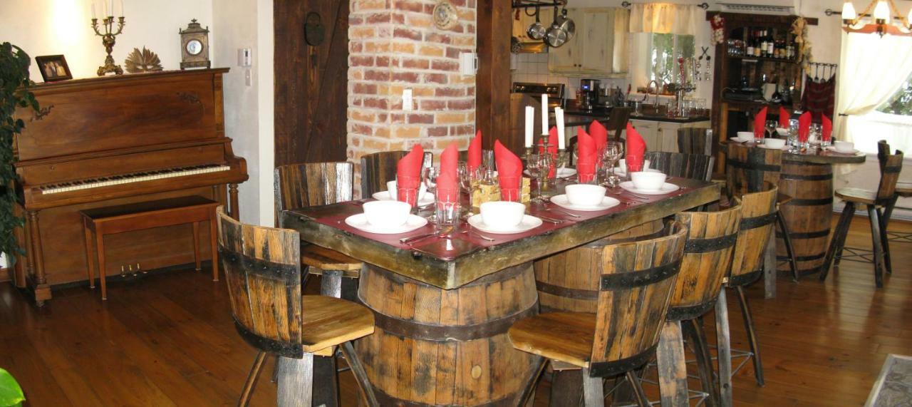 Gite Aux Traditions Saint-Jean-des Piles Eksteriør bilde